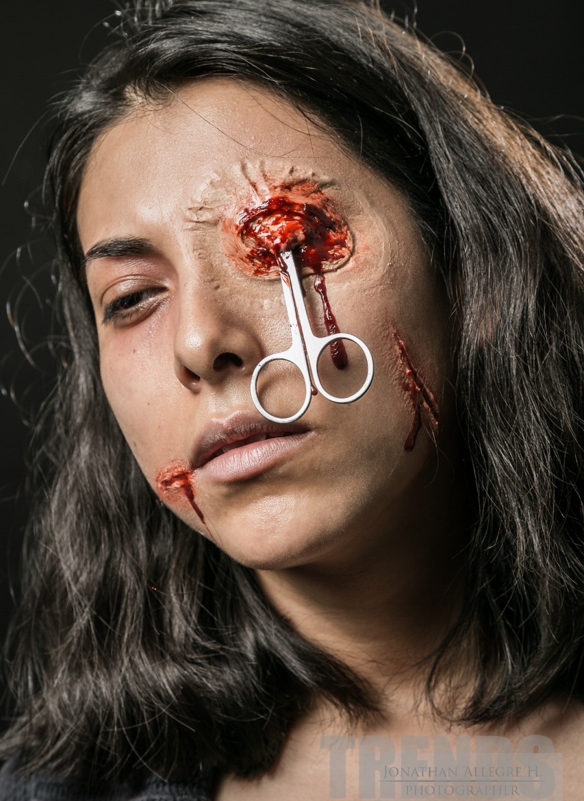 Maquillaje de Terror. Maquillaje de Hallowen. Maquillaje con Efectos Especiales